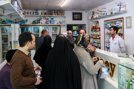 گشت تعزیرات حکومتی برای کنترل «بازار لوازم بهداشت فردی»
