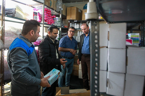 گشت تعزیرات حکومتی برای کنترل «بازار لوازم بهداشت فردی»