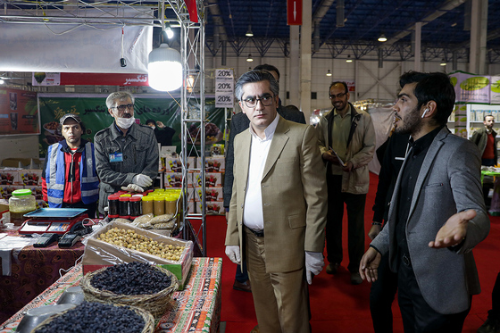 گشت تعزیرات حکومتی برای کنترل «بازار لوازم بهداشت فردی»