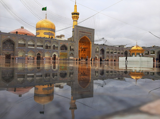 خوش است خلوت اگر یار، یار من باشد