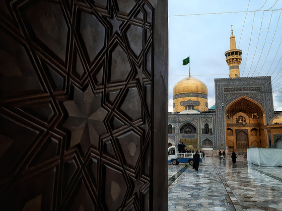 خوش است خلوت اگر یار، یار من باشد