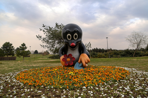 یادمان‌های نوروزی در خیابان‌های شهر