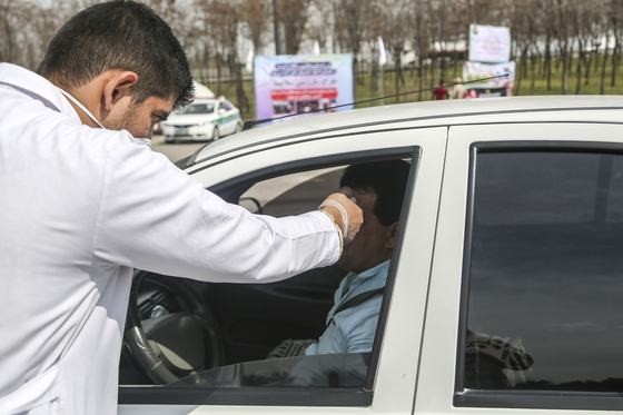 عملیات غربالگری و ضدعفونی ورودی شهر مشهد