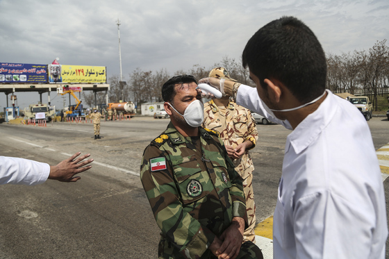 عملیات غربالگری و ضدعفونی ورودی شهر مشهد