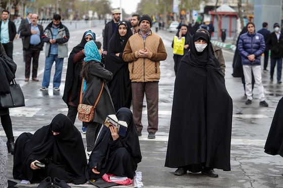 تحویل سال نو در خیابان های اطراف حرم مطهر رضوی