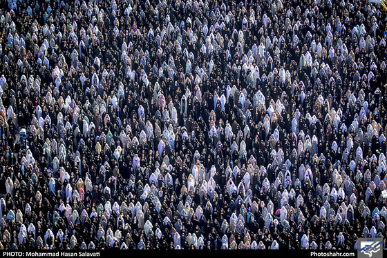 تصاویر منتخب فوتوشهر در سال 98 / اقامه نماز عید سعید فطر در حرم مطهر رضوی 15-3-98