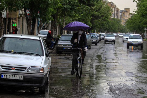 بارش باران بهاری در مشهد