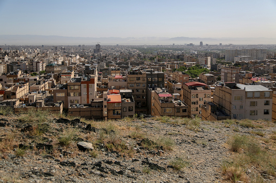 بازدید دادستان مشهد و مديركل راه و شهرسازی استان از اراضی  دارای پرونده قضايی