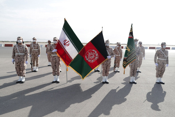 استقبال از پیکر شهید نسیم افغانی در فرودگاه شهید هاشمی نژاد مشهد‎