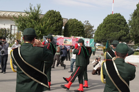 استقبال از پیکر شهید نسیم افغانی در فرودگاه شهید هاشمی نژاد مشهد‎