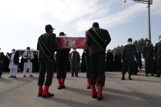 استقبال از پیکر شهید نسیم افغانی در فرودگاه شهید هاشمی نژاد مشهد‎