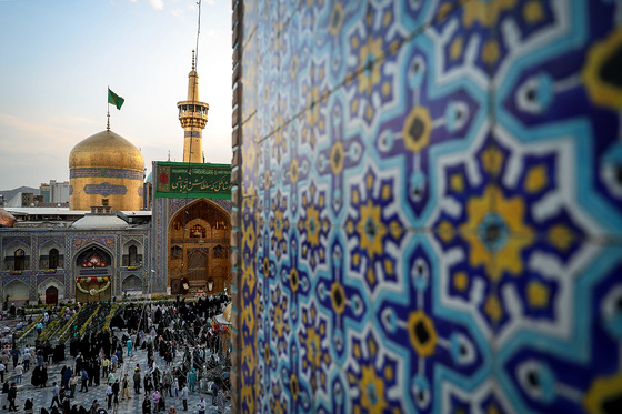 حال و هوای حرم مطهر رضوی در شب میلاد امام رضا (ع)