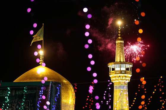 حال و هوای حرم مطهر رضوی در شب میلاد امام رضا (ع)