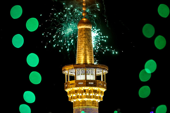 حال و هوای حرم مطهر رضوی در شب میلاد امام رضا (ع)