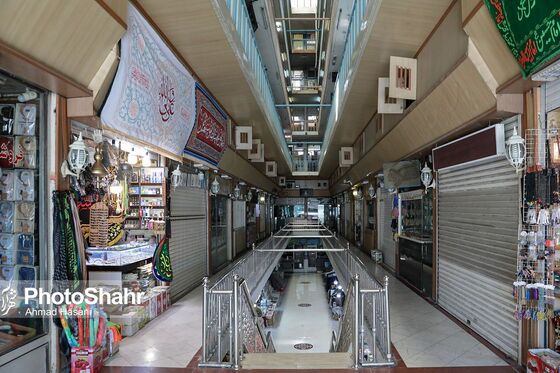 پاساژ فیروزه واقع در چهارراه شهدا