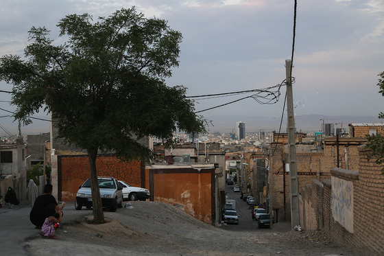 شكافی به ارتفاع شهر