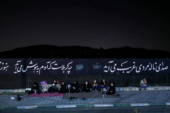 عزاداری شب دوم محرم در کوه پارک مشهد