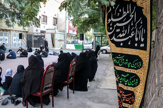  برپایی مجالس روضه مقابل منازل خانواده شهدا