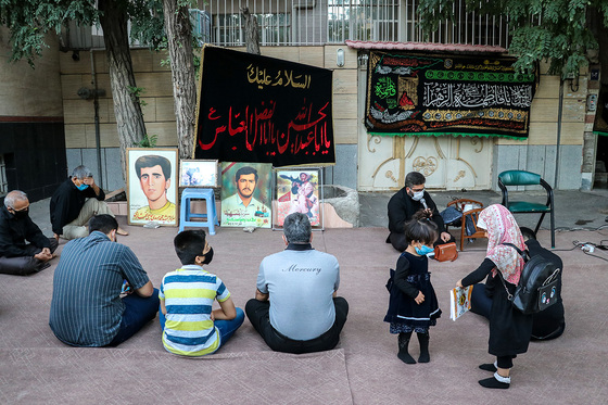 برپایی مجالس روضه مقابل منازل خانواده شهدا