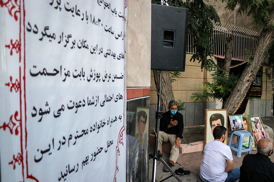  برپایی مجالس روضه مقابل منازل خانواده شهدا