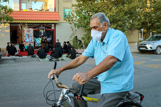  برپایی مجالس روضه مقابل منازل خانواده شهدا