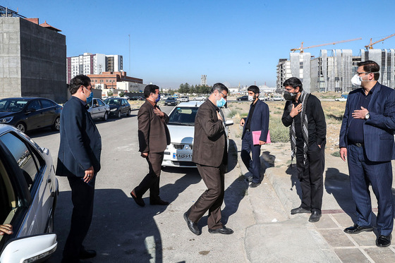 بازدید نایب رییس مجلس شورای اسلامی از کارگاه تولید ماسک در مشهد‎