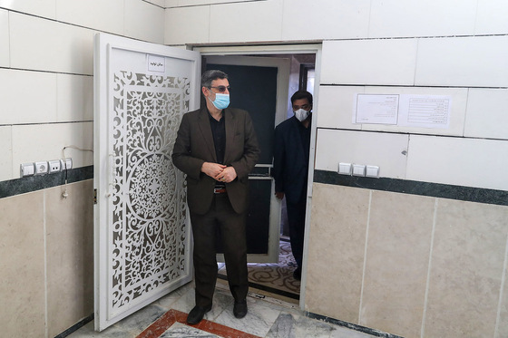 بازدید نایب رییس مجلس شورای اسلامی از کارگاه تولید ماسک در مشهد‎