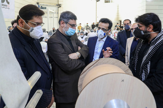 بازدید نایب رییس مجلس شورای اسلامی از کارگاه تولید ماسک در مشهد‎