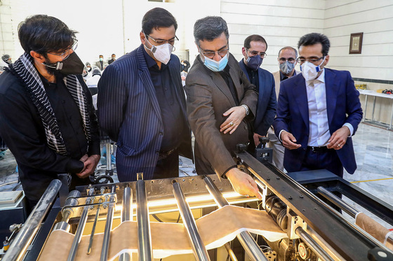 بازدید نایب رییس مجلس شورای اسلامی از کارگاه تولید ماسک در مشهد‎