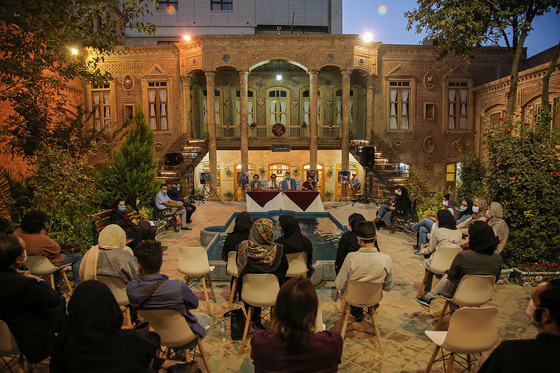 نشست تخصصی «ادبیات در آیینه شهر»