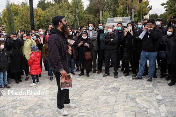 سیل جمعیت دوست‌داران استاد شجریان در آرامگاه فردوسی