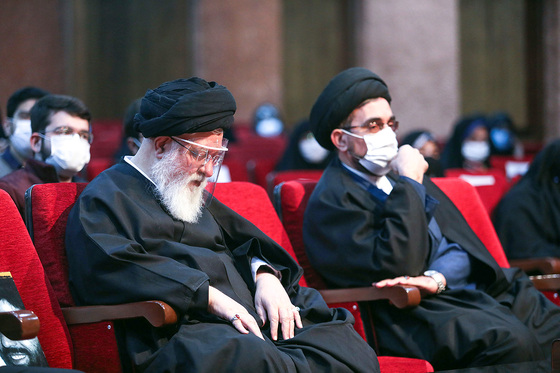 دیدار آیت الله علم الهدی با دانشجویان و تشکل های دانشجویی