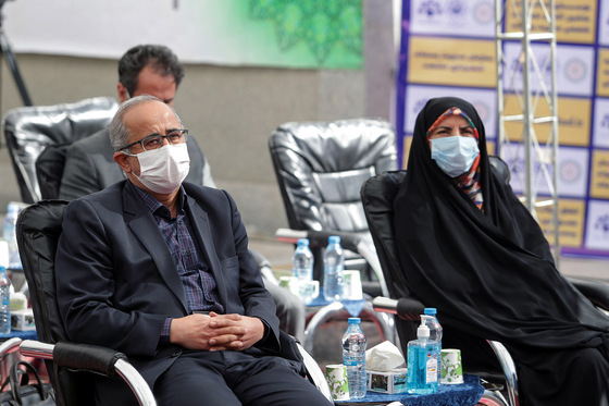 رونمایی از طرح جمع آوری پسماندهای بازیافتی و ٣٣ دستگاه خودرو خدمات شهری