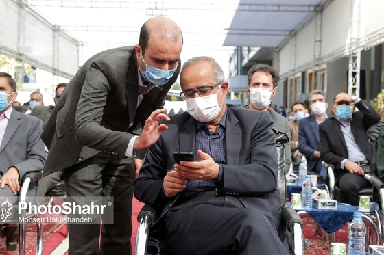رونمایی از طرح جمع آوری پسماندهای بازیافتی و ٣٣ دستگاه خودرو خدمات شهری