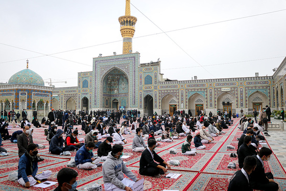 تجمع ورزشکاران مشهدی در محکومیت هتک حرمت به ائمه اطهار(ع)