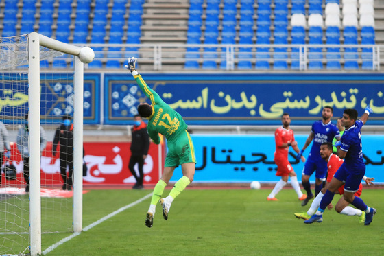 لیگ برتر فوتبال/ مسابقه شهر خودرو مشهد و استقلال تهران