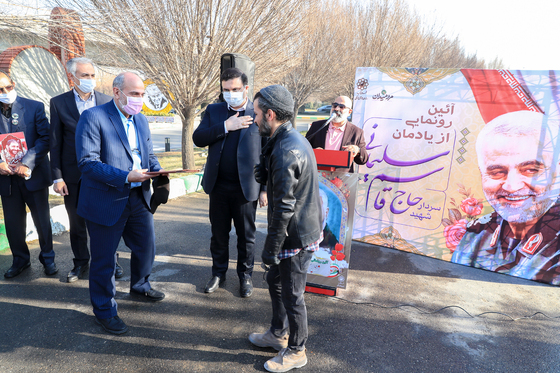 رونمایی از سردیس شهید حاج قاسم سلیمانی در مشهد