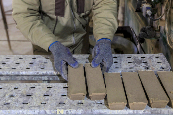 کارخانه کاشی سنتی قدس رضوی