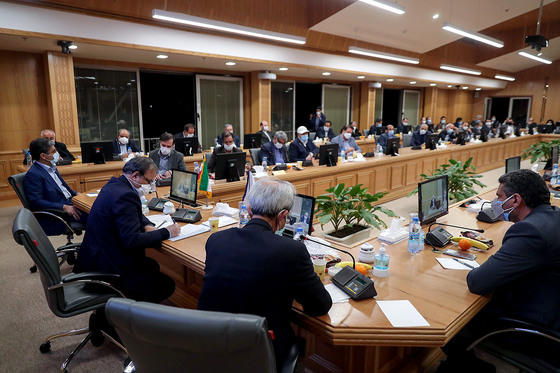نشست فعالان اقتصادی خراسان رضوی با وزیر صمت‎