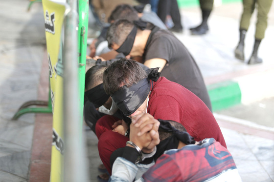 نمایشگاه کشفیات پلیس مشهد در جریان اجرای دهمین مرحله از طرح ثامن