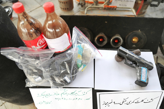 نمایشگاه کشفیات پلیس مشهد در جریان اجرای دهمین مرحله از طرح ثامن