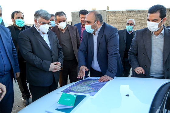 بازدید استاندار خراسان رضوی و شهردار مشهد از شهرک شهید باهنر
