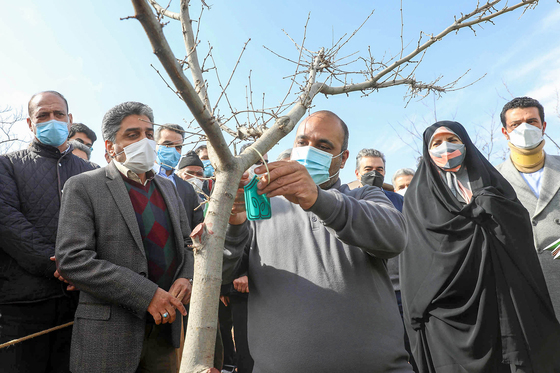  رونمایی از مجموعه های باغ زندگی و باغ خاطره