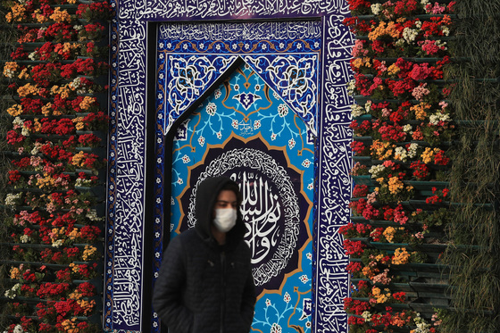 فضاسازي مشهد الرضا (ع) به مناسبت میلاد صاحب‌الزمان (عج)