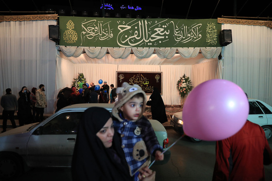 فضاسازي مشهد الرضا (ع) به مناسبت میلاد صاحب‌الزمان (عج)