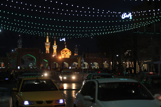 فضاسازي مشهد الرضا (ع) به مناسبت میلاد صاحب‌الزمان (عج)