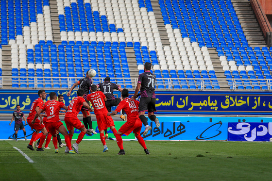 لیگ برتر فوتبال/ مسابقه پدیده مشهد و پرسپولیس تهران