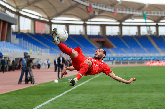 لیگ برتر فوتبال/ مسابقه پدیده مشهد و پرسپولیس تهران