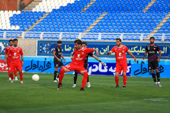 لیگ برتر فوتبال/ مسابقه پدیده مشهد و پرسپولیس تهران