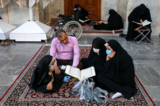 محفل بزرگ قرائت قرآن در حرم مطهر رضوی